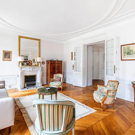 Daire Guestready - Charming Gem Near Trocadero Square Paris