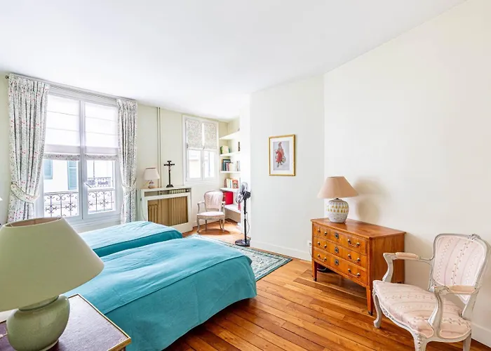 Апартаменты Guestready - Charming Gem Near Trocadero Square