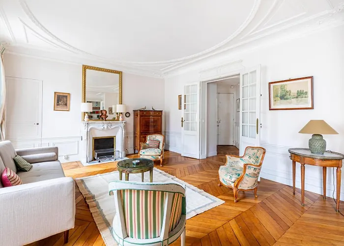 Апартаменты Guestready - Charming Gem Near Trocadero Square Париж